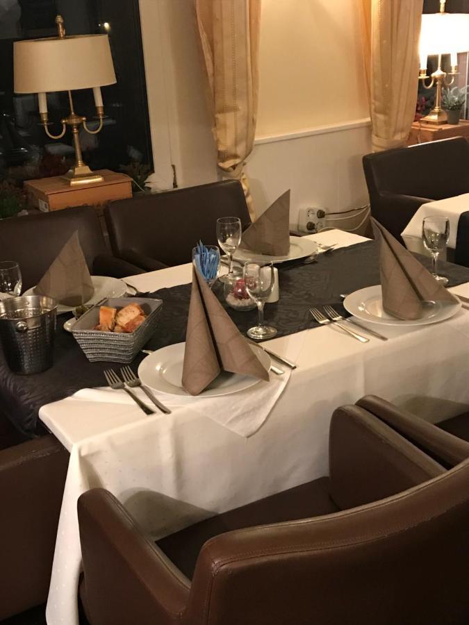 Elbhotel Bleckede Eksteriør billede
